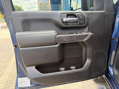 Used 2022 Chevrolet Silverado 2500 LTZ AWD/4WD image 13