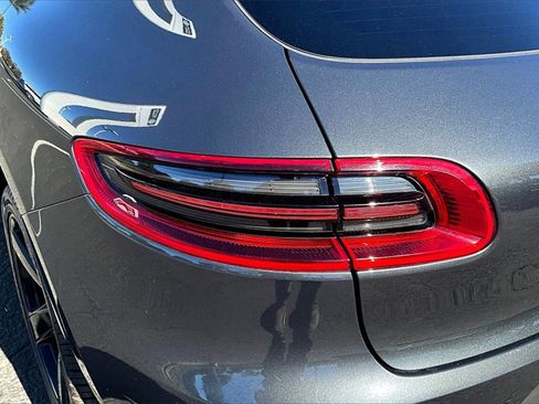 Used 2017 Porsche Macan S image 28