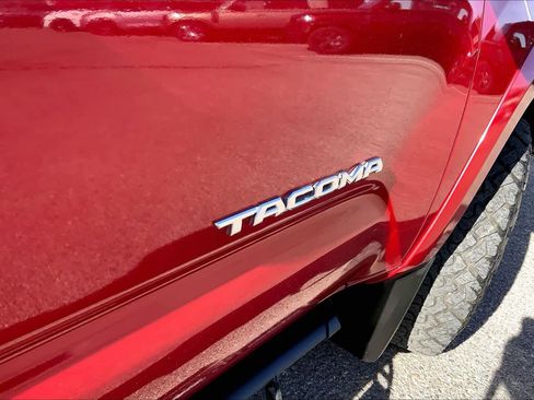 Used 2021 Toyota Tacoma TRD Sport w/ TRD Premium Sport Package image 8