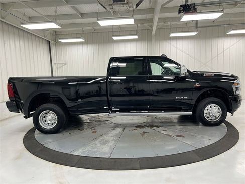 Used 2025 RAM 3500 Laramie image 4
