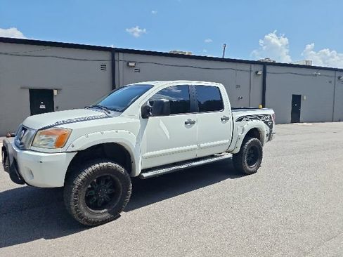 Used 2013 Nissan Titan PRO-4X AWD/4WD image 7