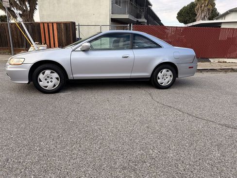 Used 2001 Honda Accord LX image 2