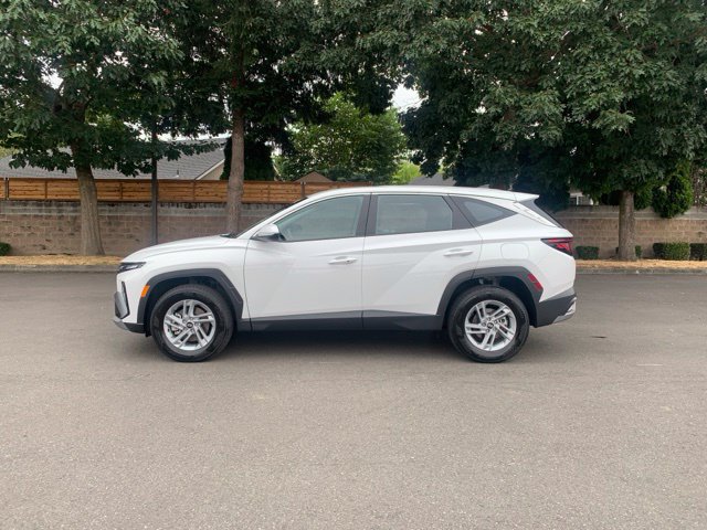 Certified 2025 Hyundai Tucson SE AWD/4WD image 2
