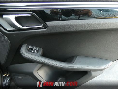 Used 2015 Porsche Macan S AWD/4WD image 36