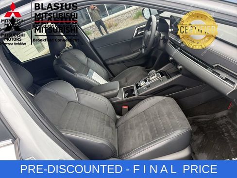 Used 2023 Mitsubishi Outlander 4WD Plug-In Hybrid image 37