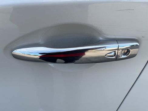 Used 2017 Nissan Murano SV image 40