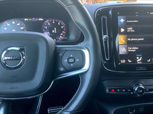 Used 2021 Volvo XC40 T5 R-Design w/ Advanced Package image 24