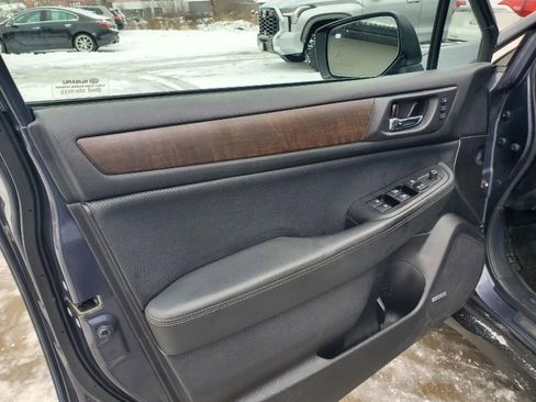 Used 2017 Subaru Outback 2.5i Limited image 9