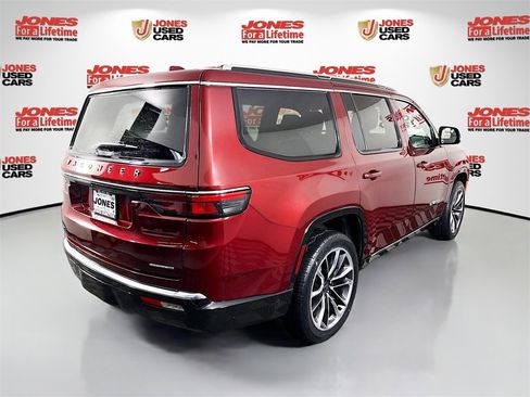 Used 2022 Jeep Wagoneer Series III w/ Premium Group I image 19