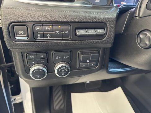 Used 2021 GMC Yukon Denali w/ Denali Ultimate Package AWD/4WD image 15