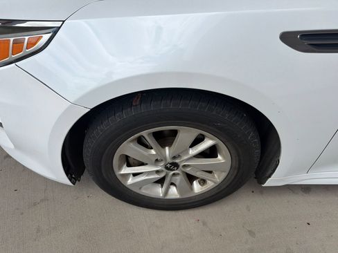 Used 2016 Kia Optima LX FWD image 2