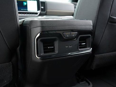 Used 2022 Chevrolet Silverado 1500 ZR2 w/ Technology Package image 43