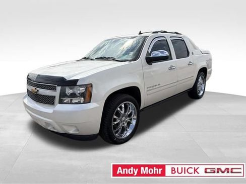 Used 2013 Chevrolet Avalanche LTZ RWD image 5