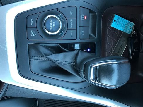 Used 2019 Toyota RAV4 Limited image 22