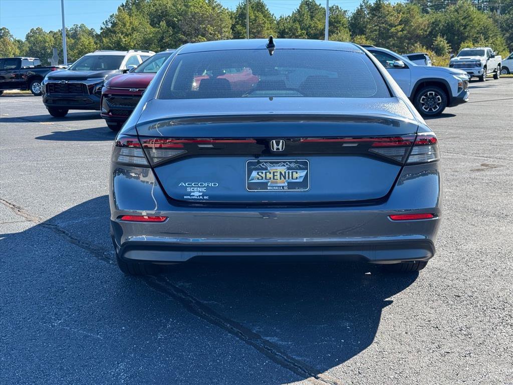 Used 2025 Honda Accord SE image 4
