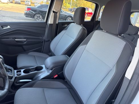 Used 2018 Ford C-MAX SE image 20