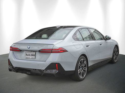 New 2027 BMW 550e xDrive w/ Premium Package AWD/4WD image 6
