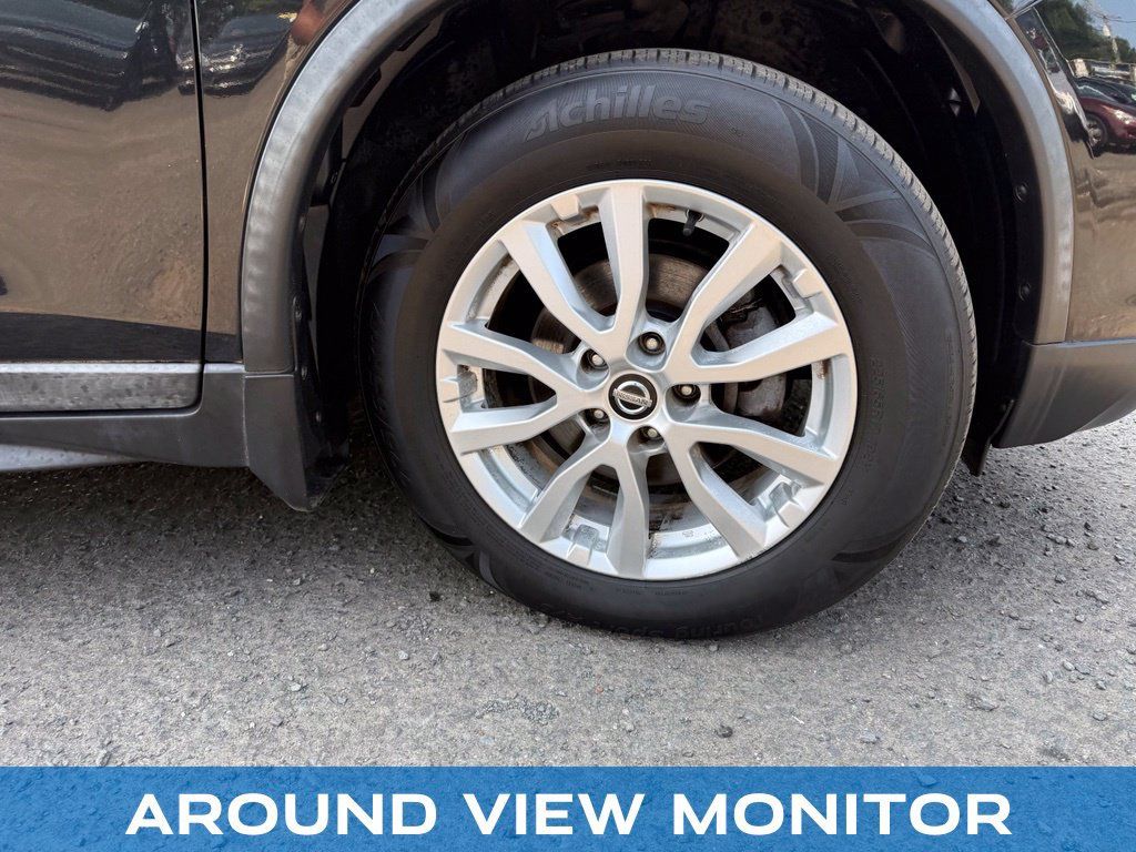 Used 2017 Nissan Rogue SV w/ SV Premium Package FWD image 12