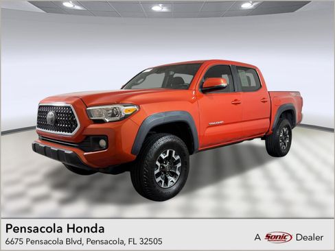 Used 2018 Toyota Tacoma TRD Off-Road AWD/4WD image 1