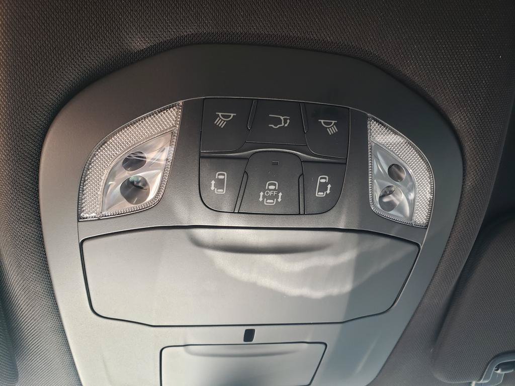 New 2027 Chrysler Pacifica Select FWD image 14