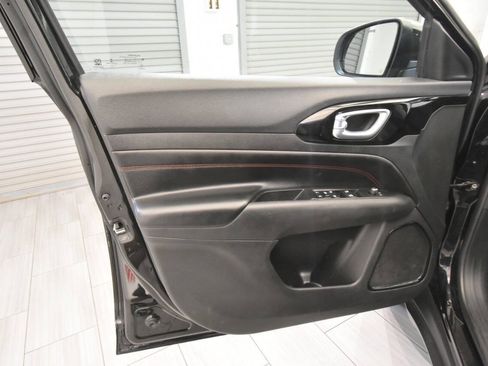 Used 2022 Jeep Compass Trailhawk AWD/4WD image 14