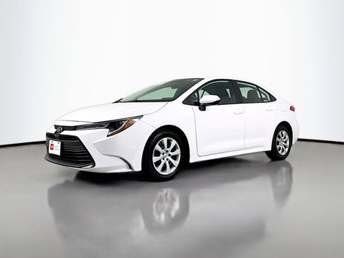 Certified 2024 Toyota Corolla LE FWD image 3