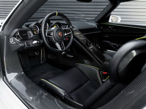 Used 2015 Porsche 918 Spyder AWD/4WD image 4