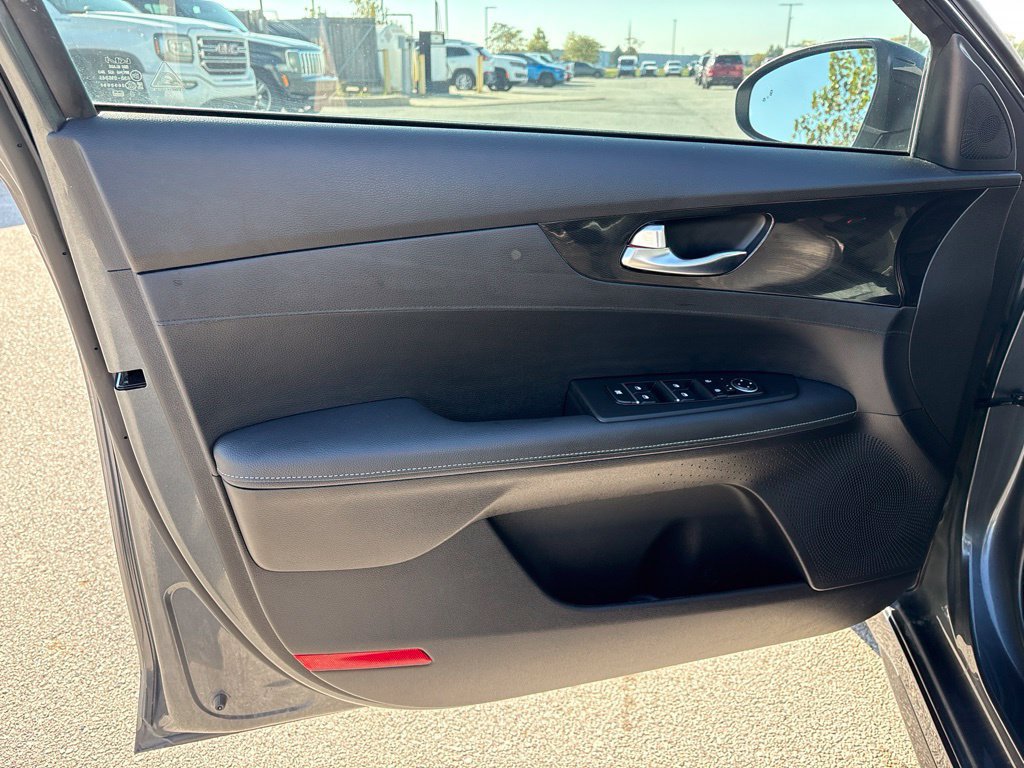 Used 2023 Kia Forte GT-Line FWD image 10