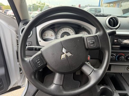 Used 2008 Mitsubishi Raider LS RWD image 14