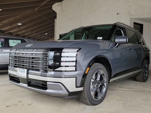 New 2026 Hyundai Palisade Limited FWD image 5