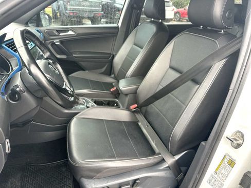 Used 2021 Volkswagen Tiguan SE R-Line w/ 3rd Row Seat Package AWD/4WD image 17