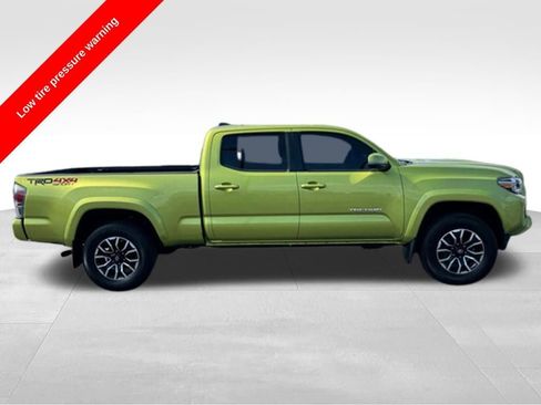 Used 2023 Toyota Tacoma TRD Sport w/ TRD Premium Sport Package AWD/4WD image 9