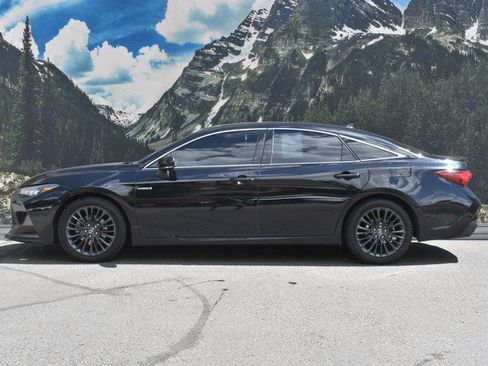 Used 2019 Toyota Avalon XSE FWD image 7