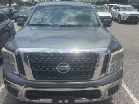 Used 2017 Nissan Titan SV RWD image 6