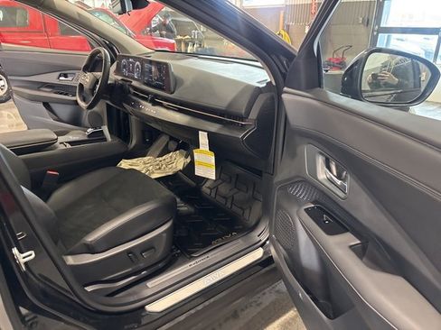 Certified 2025 Nissan Ariya AWD image 13