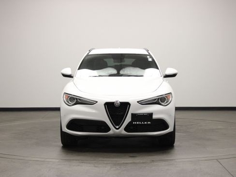 Used 2019 Alfa Romeo Stelvio Ti Sport w/ Quick Order Package 22S Sport AWD/4WD image 3