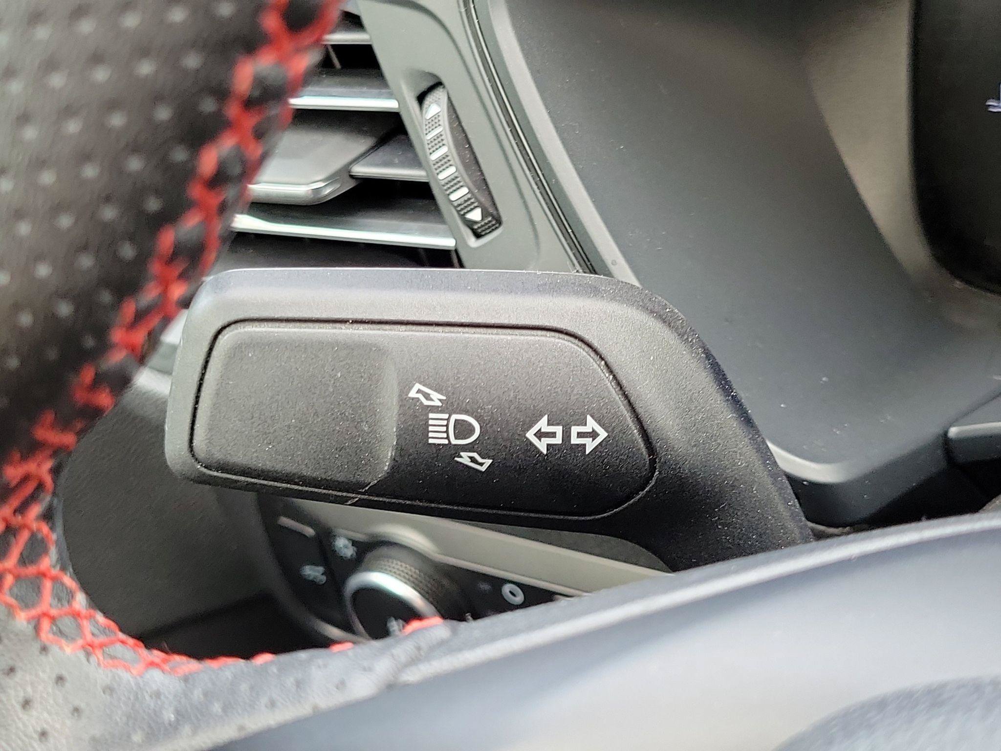 Used 2025 Ford Escape ST-Line Select AWD/4WD image 13