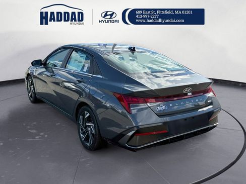 New 2025 Hyundai Elantra Limited w/ Cargo Package image 3