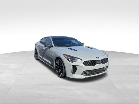 Used 2021 Kia Stinger GT2 image 3