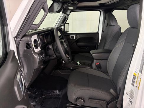 New 2026 Jeep Gladiator Sport AWD/4WD image 15