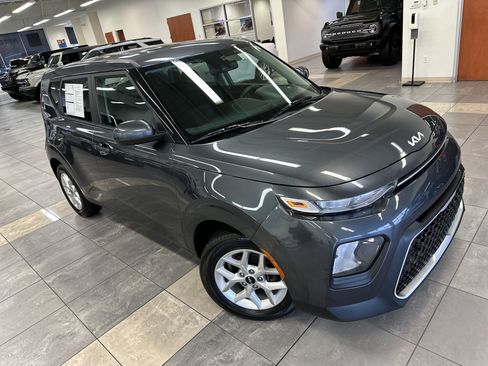 Used 2022 Kia Soul LX w/ Technology Package image 9
