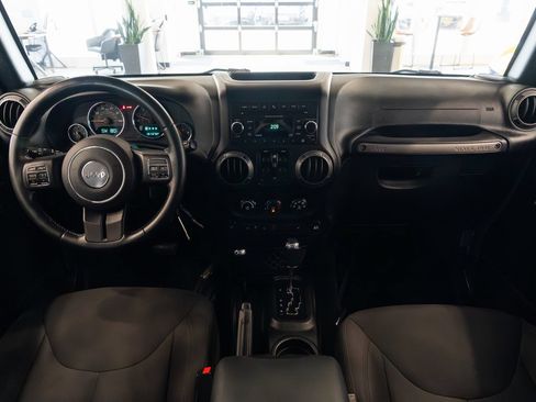 Used 2017 Jeep Wrangler Unlimited Sport w/ Quick Order Package 24S AWD/4WD image 9