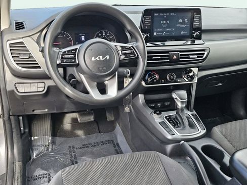 Used 2023 Kia Seltos LX image 31