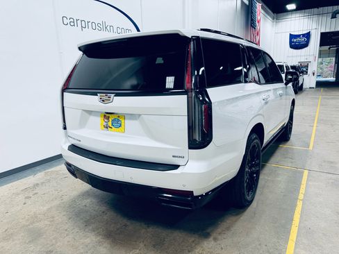 Used 2022 Cadillac Escalade Sport Platinum w/ Heavy-Duty Trailer Package image 7