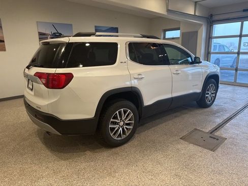 Used 2019 GMC Acadia SLE image 2