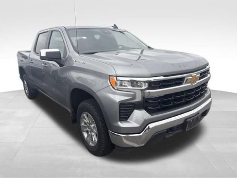 Used 2025 Chevrolet Silverado 1500 LT AWD/4WD image 9