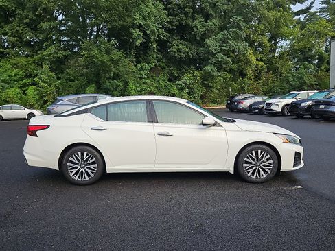 Certified 2023 Nissan Altima 2.5 SV FWD image 7