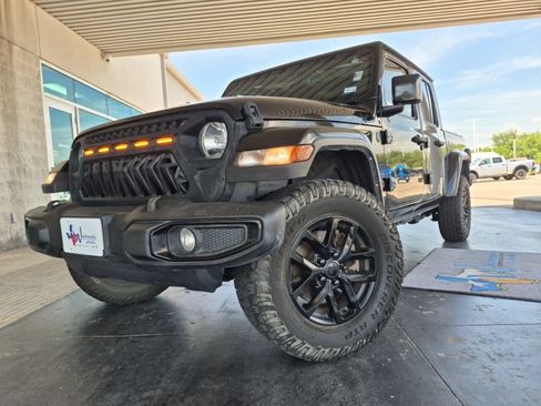 Used 2022 Jeep Gladiator Sport AWD/4WD image 1