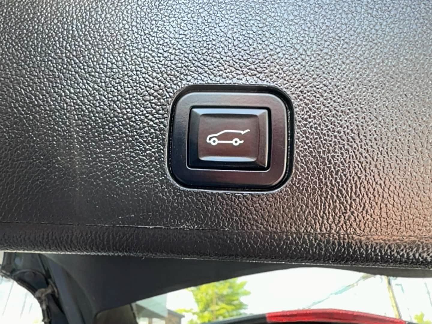 Used 2013 Cadillac SRX Performance AWD/4WD image 28