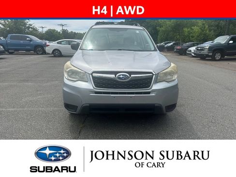 Used 2015 Subaru Forester 2.5i w/ Alloy Wheel Package AWD/4WD image 2